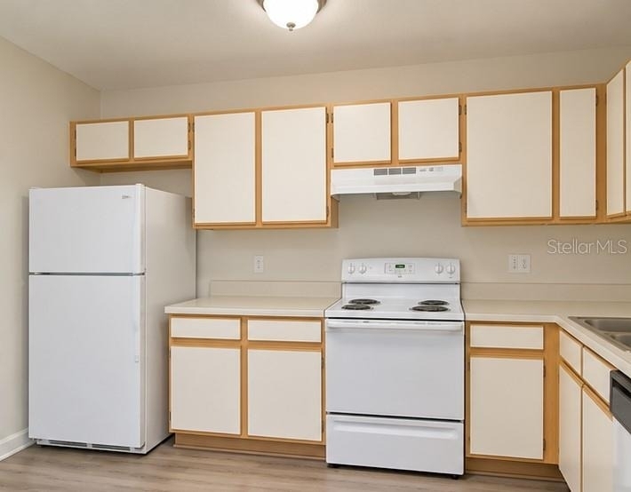 2154 Cypress Bay Boulevard - Photo 2