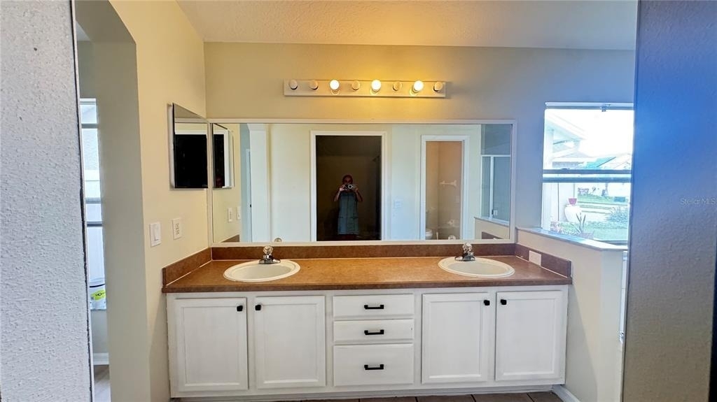 185 Thornbury Drive - Photo 11