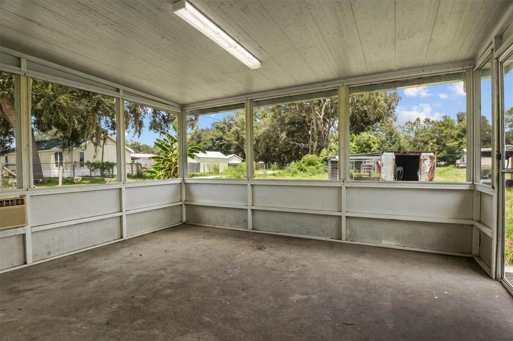 9545 State Road 33 N - Photo 29