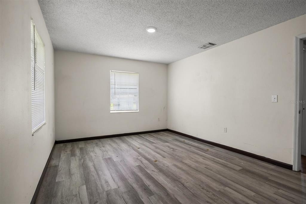 9545 State Road 33 N - Photo 26
