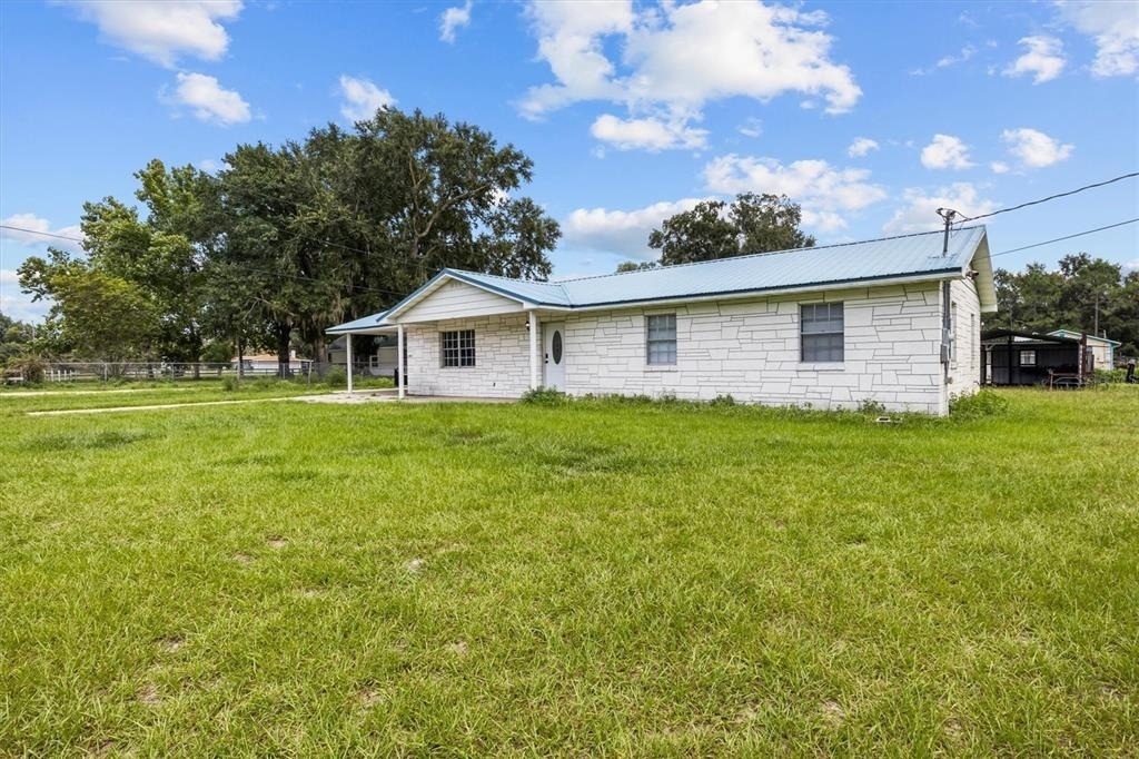 9545 State Road 33 N - Photo 4