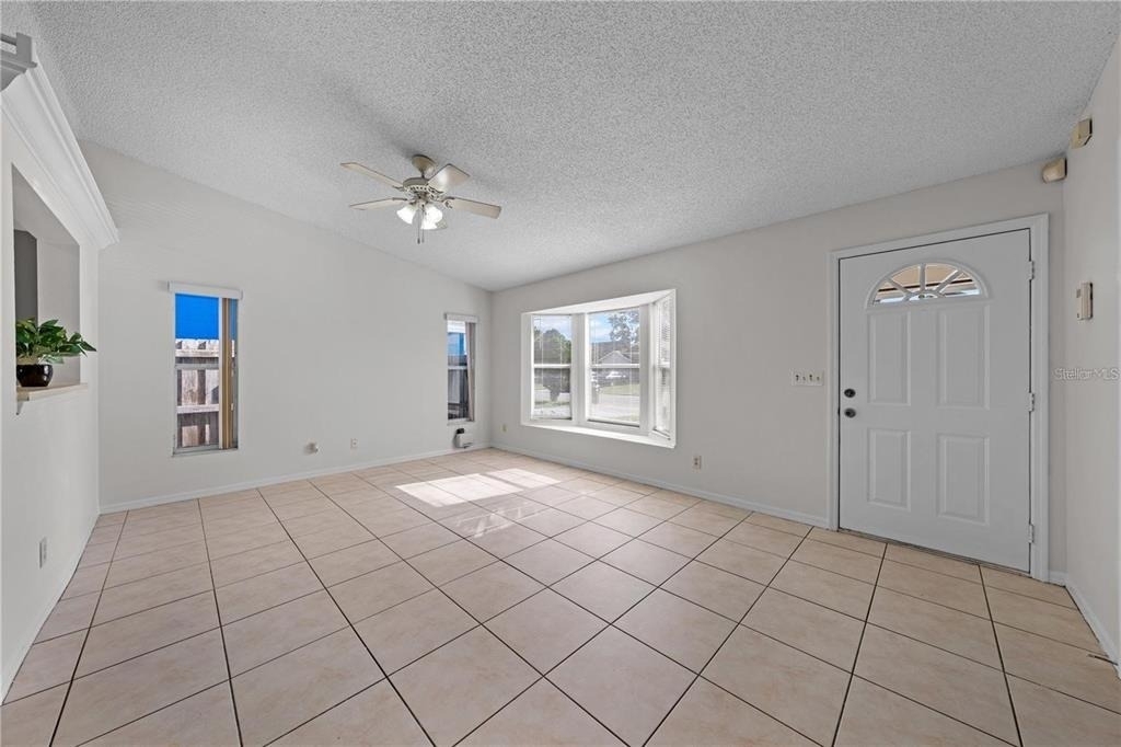 1094 Martin Boulevard - Photo 7