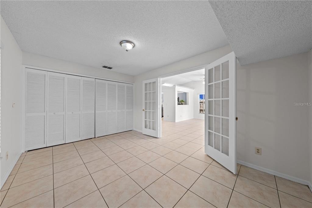 1094 Martin Boulevard - Photo 13