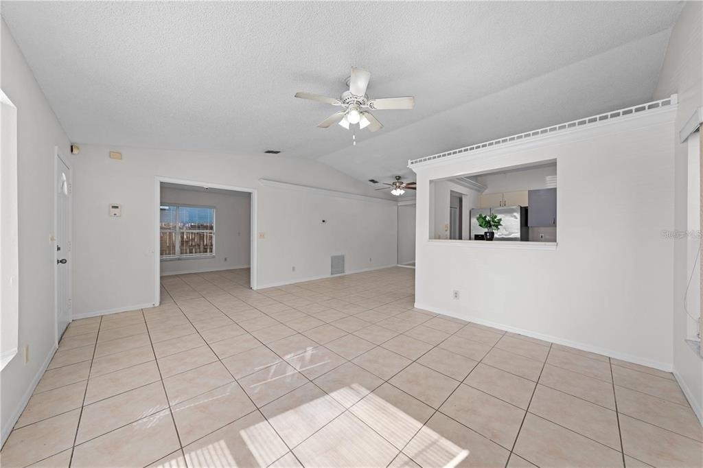 1094 Martin Boulevard - Photo 8
