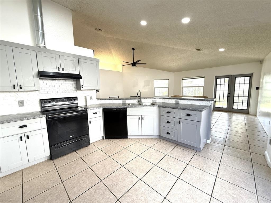 9542 Sundance Court - Photo 3