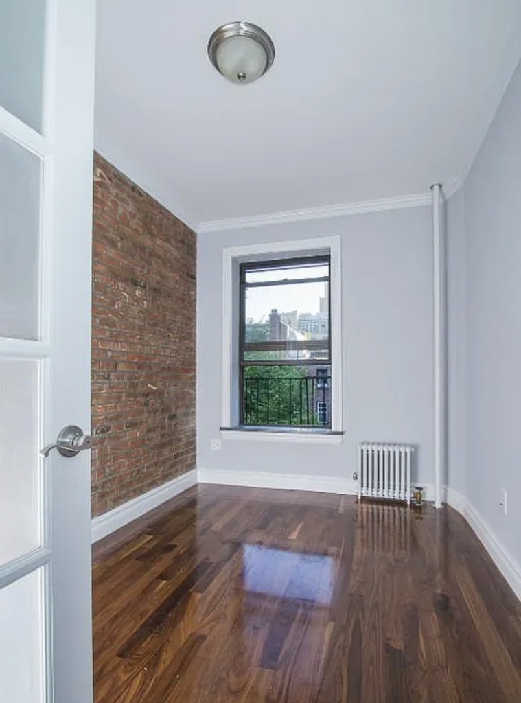 350 West 21st Street - Photo 3