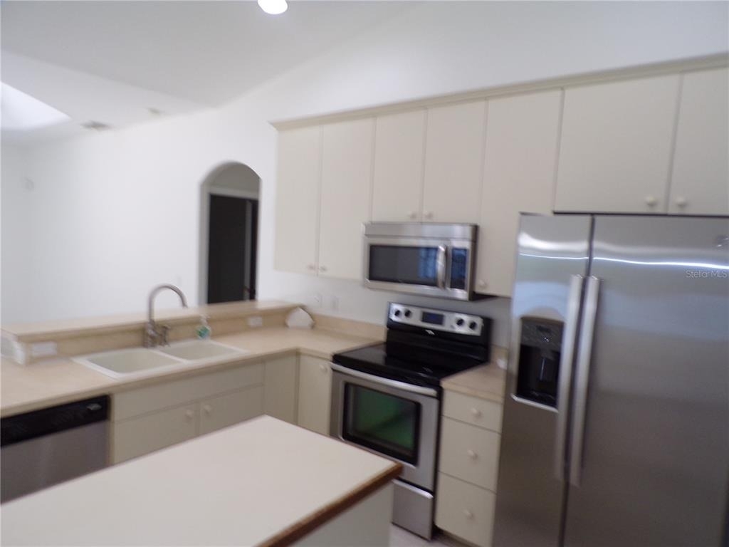 17104 Kellog Avenue - Photo 12