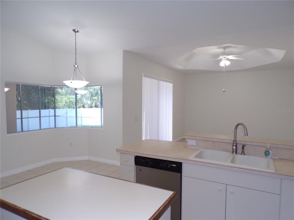 17104 Kellog Avenue - Photo 10