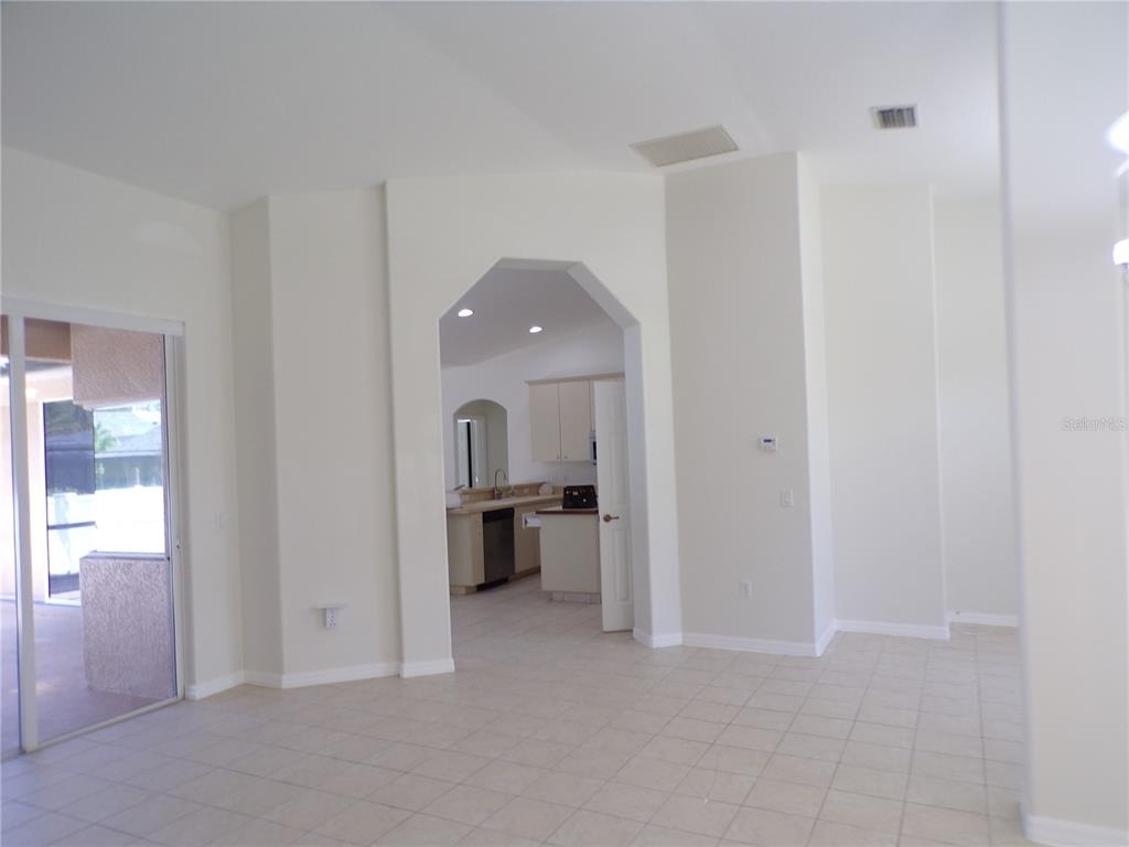 17104 Kellog Avenue - Photo 33
