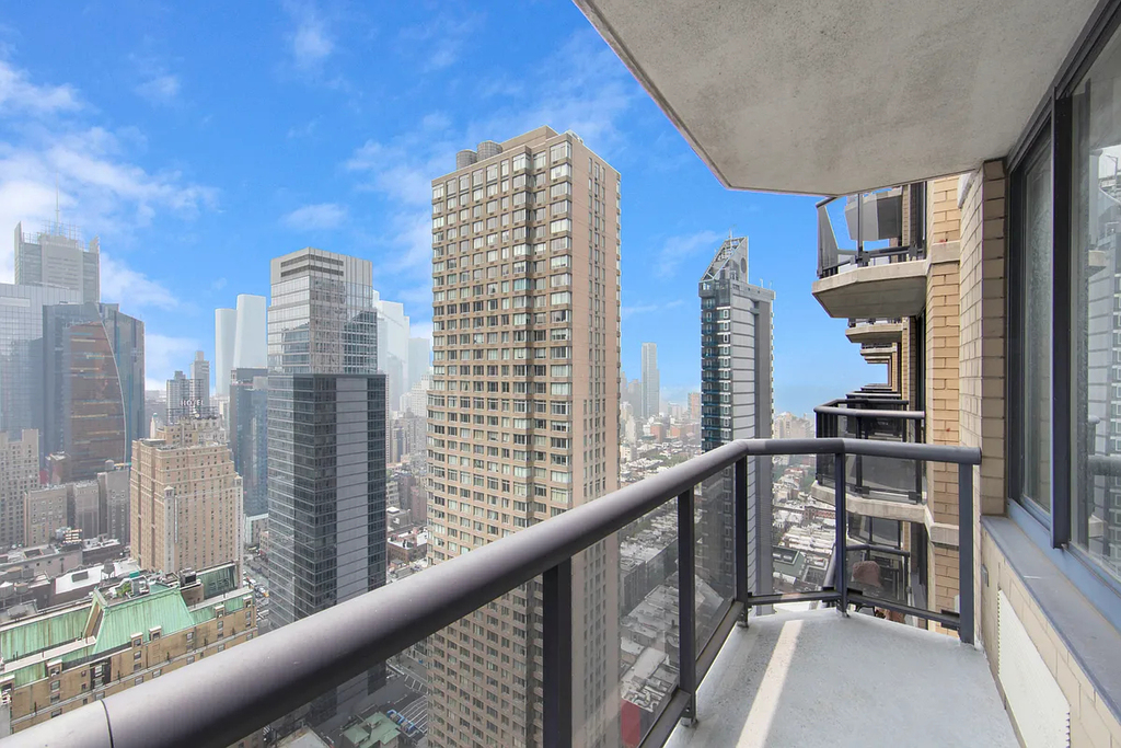 West 48th Street - Photo 12