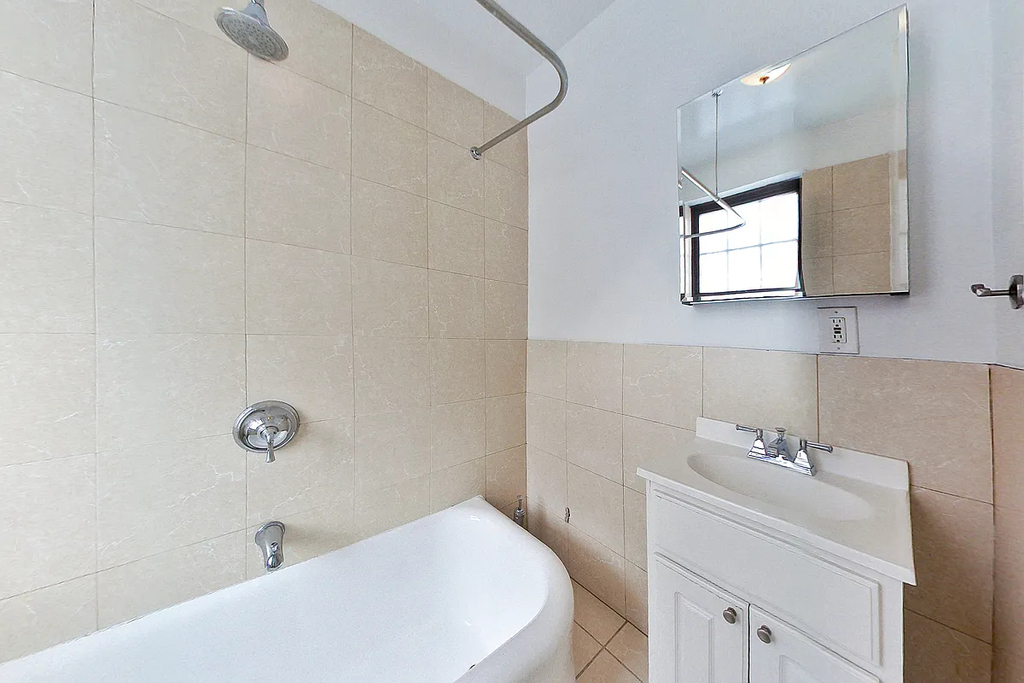 201 West 11th Street - Photo 6