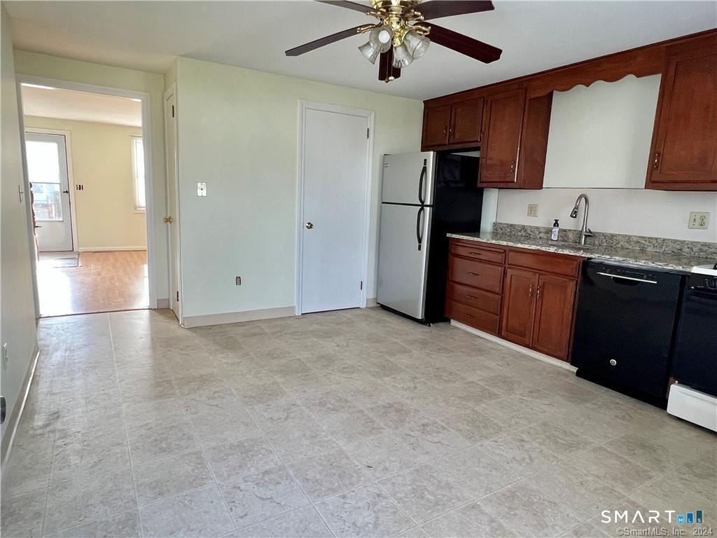 15 Meadowrue Drive - Photo 4