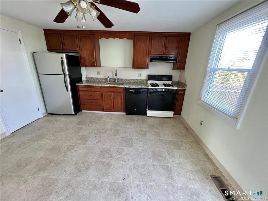 15 Meadowrue Drive - Photo 5