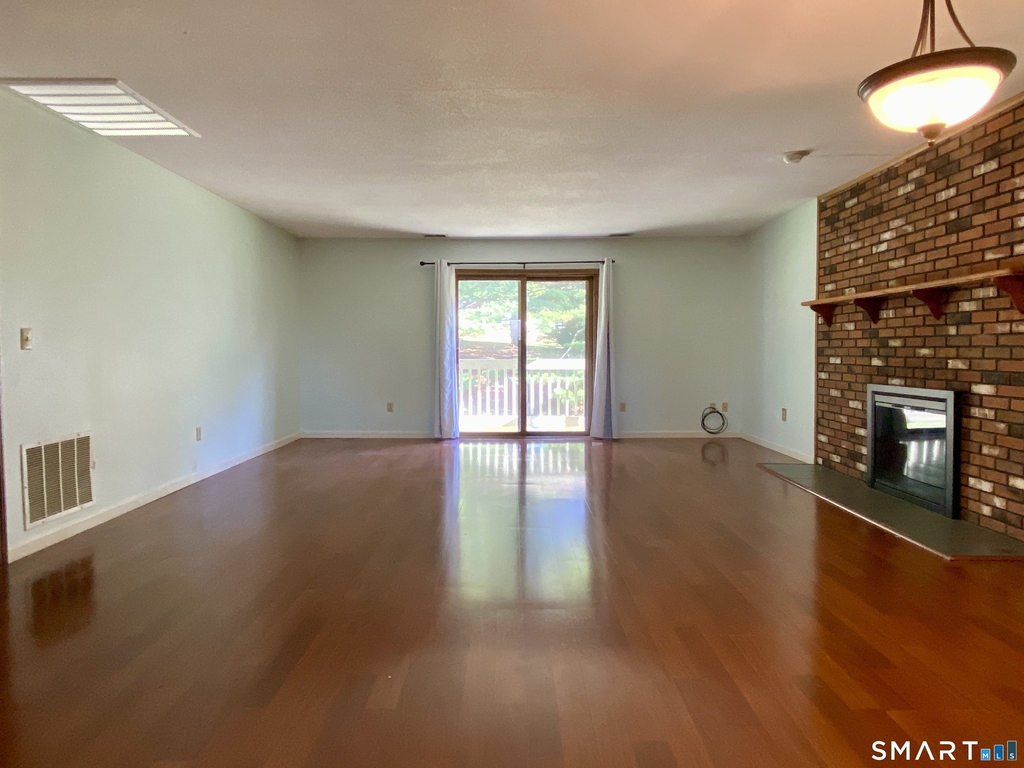1104 Summer Hill Drive - Photo 5