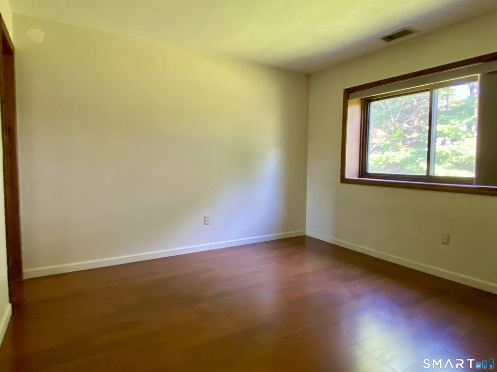 1104 Summer Hill Drive - Photo 14