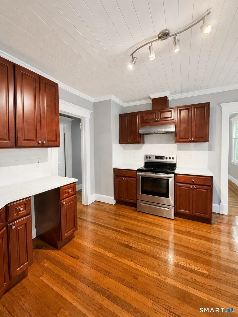 207 Helen Street - Photo 1
