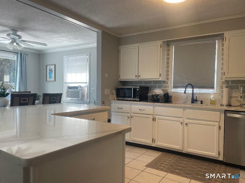 10 Pleasant Street - Photo 5