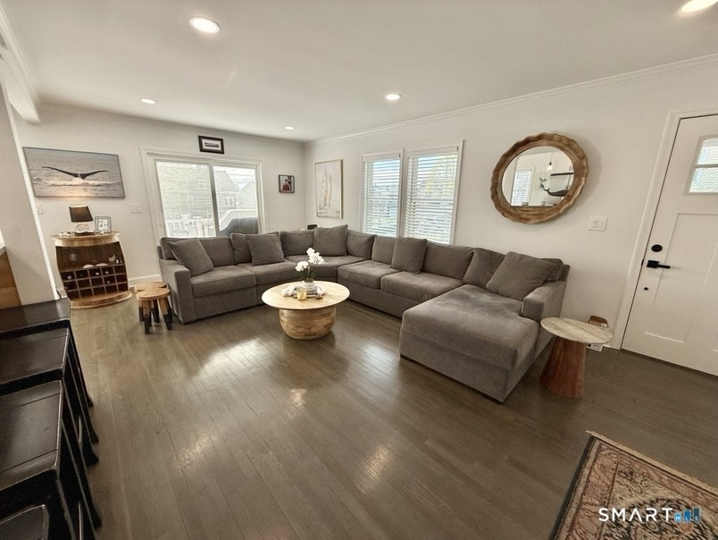 39 Edgefield Avenue - Photo 3