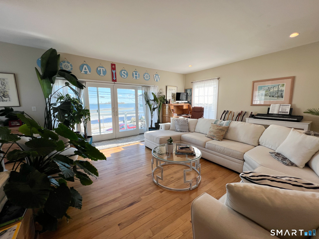 712 Broadway - Photo 2