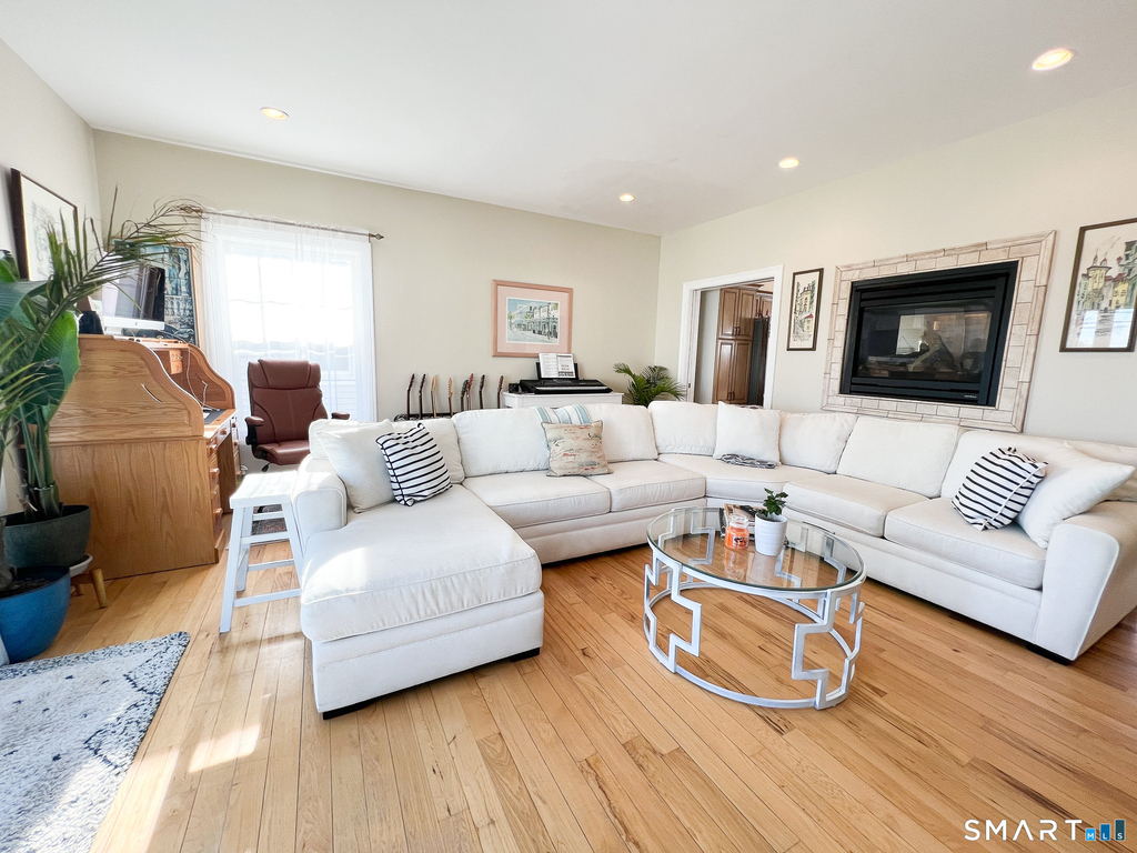 712 Broadway - Photo 3