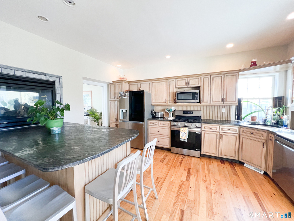 712 Broadway - Photo 6