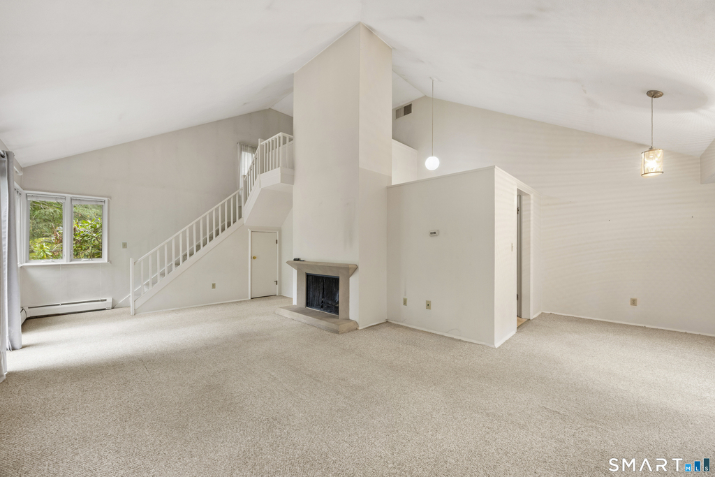2 Earls Court - Photo 2
