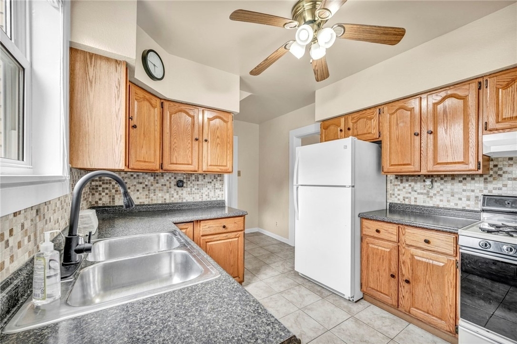 616 Rossmore Ave - Photo 9