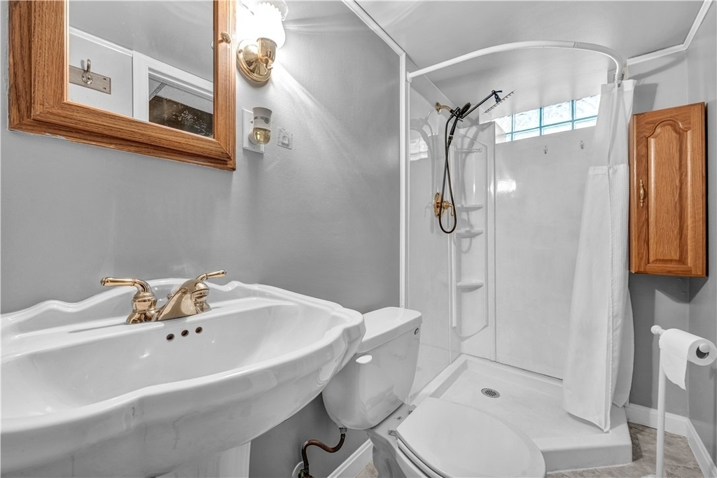 616 Rossmore Ave - Photo 18