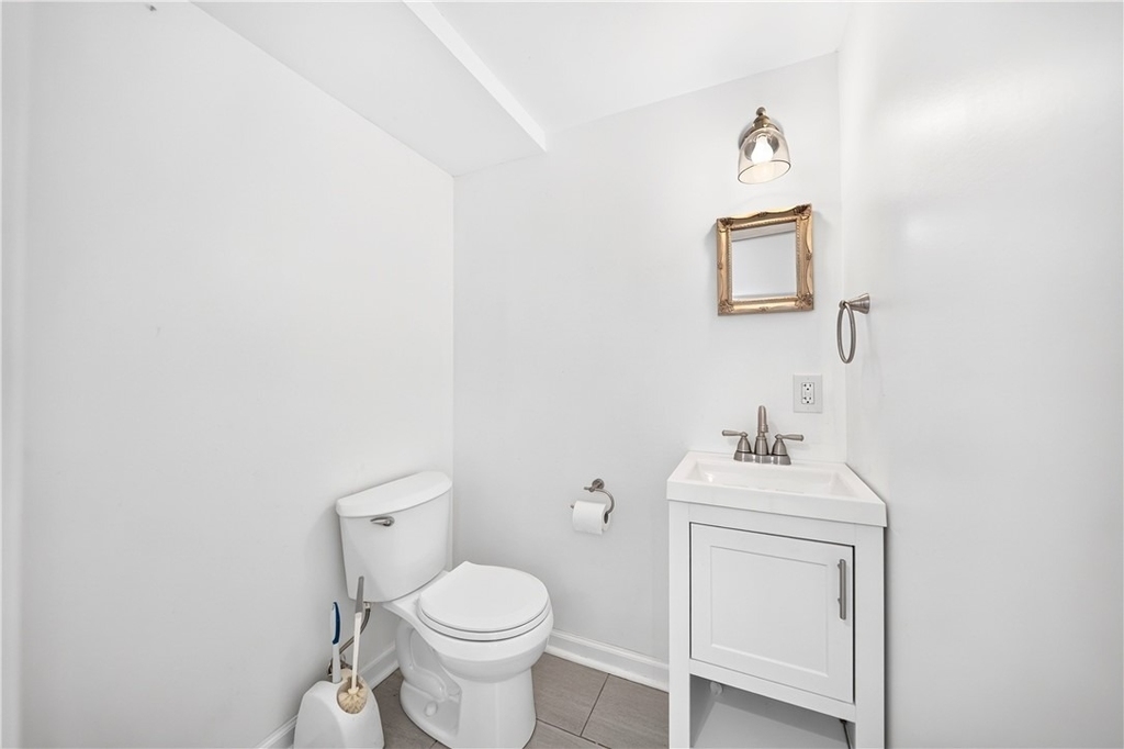 204 E Jefferson St - Photo 9