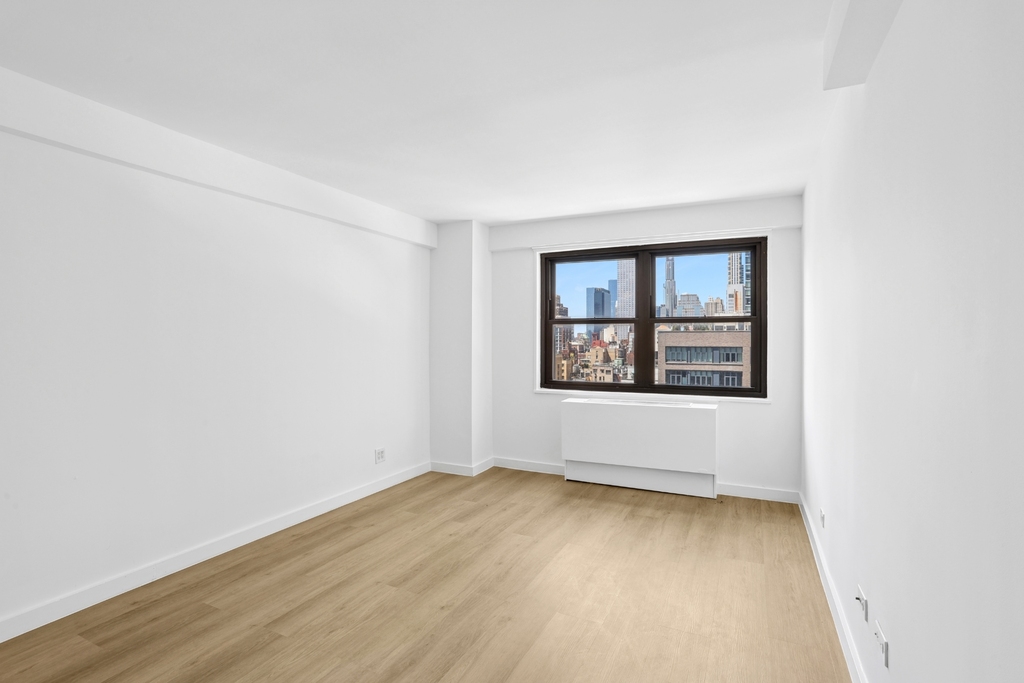 East 39th Street - Photo 3