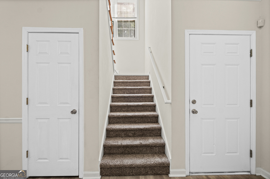 8806 Fairview Bluff Road - Photo 17