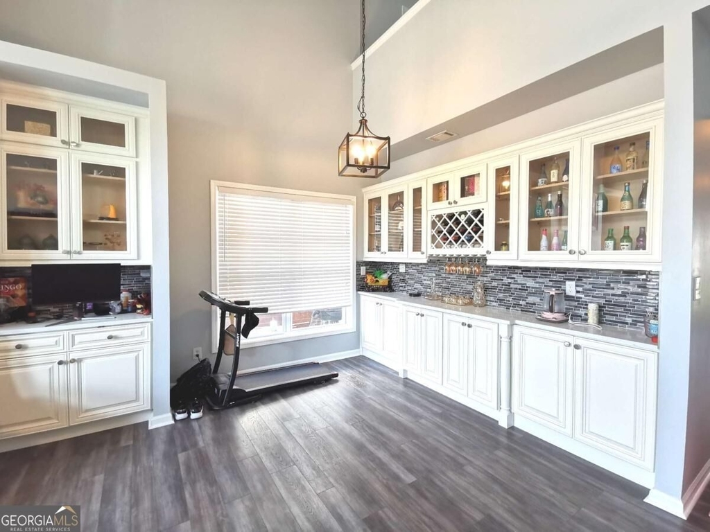 1913 Executive Drive - Photo 13