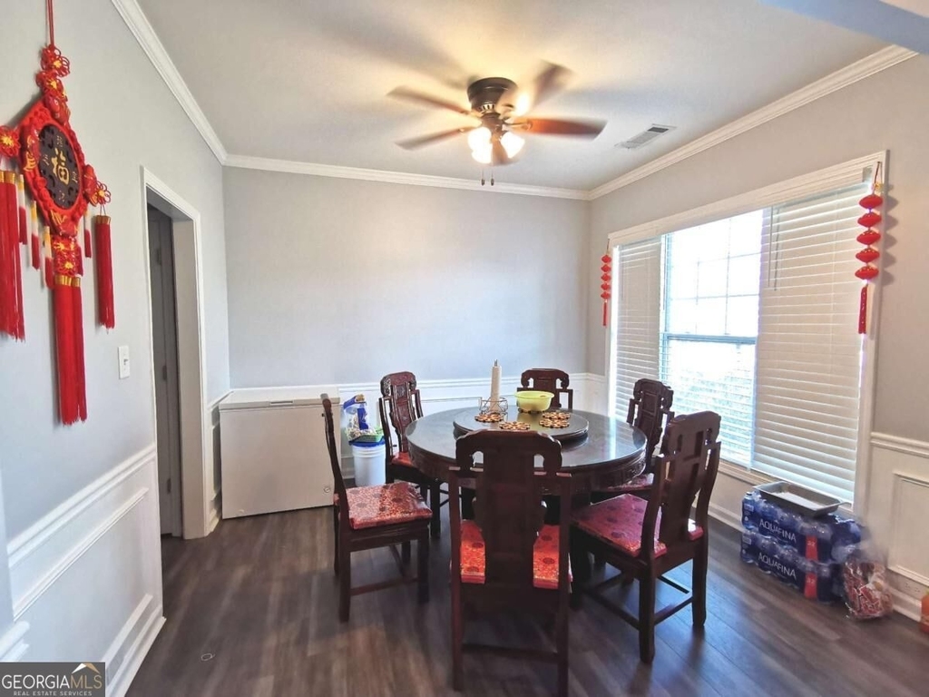 1913 Executive Drive - Photo 3