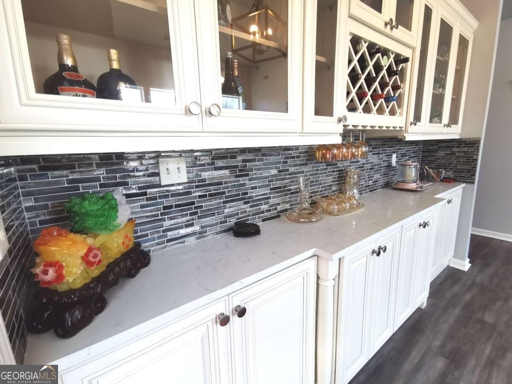 1913 Executive Drive - Photo 11
