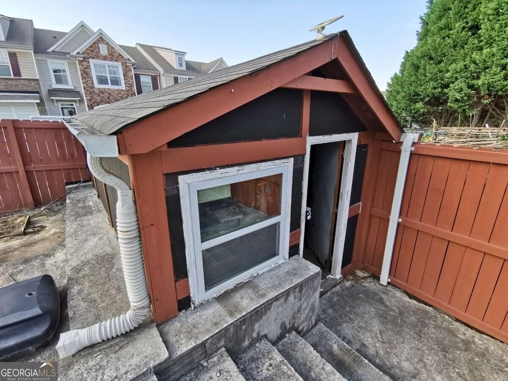 1913 Executive Drive - Photo 37