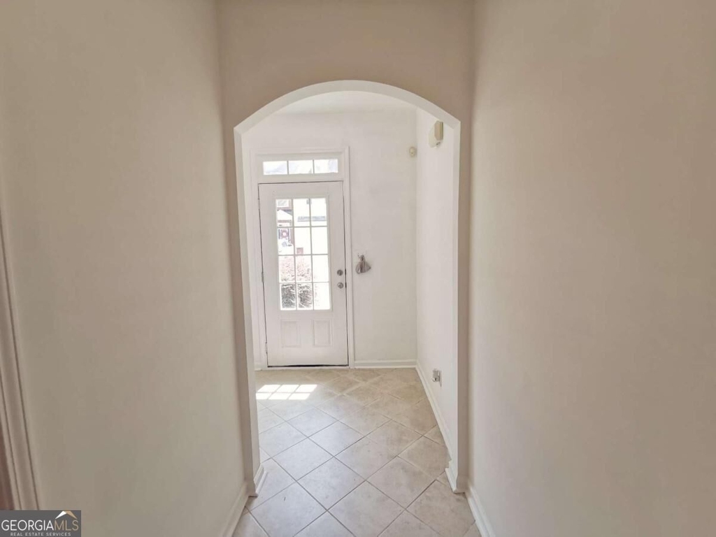 2073 Executive Drive - Photo 4