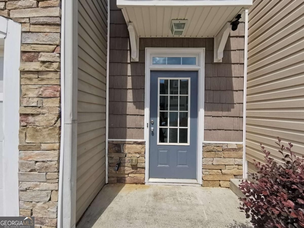 2073 Executive Drive - Photo 1
