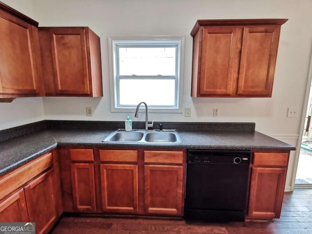 2073 Executive Drive - Photo 11