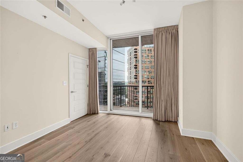 1080 Peachtree Street Ne - Photo 21