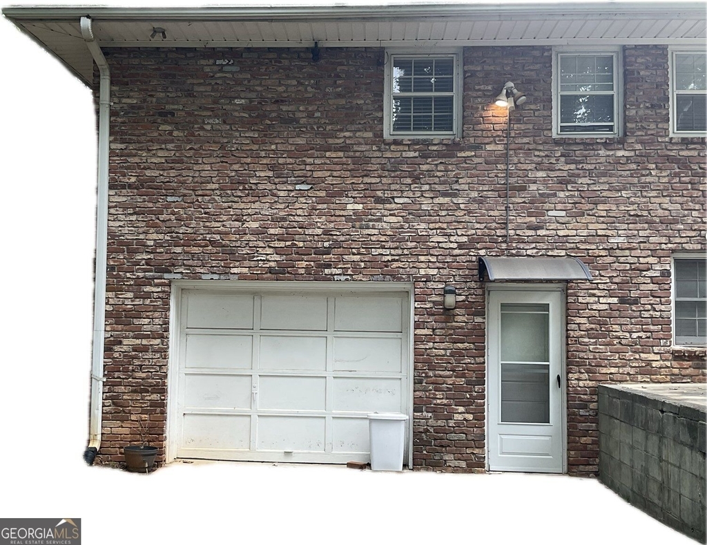 2106 Pawnee Drive Se - Photo 0