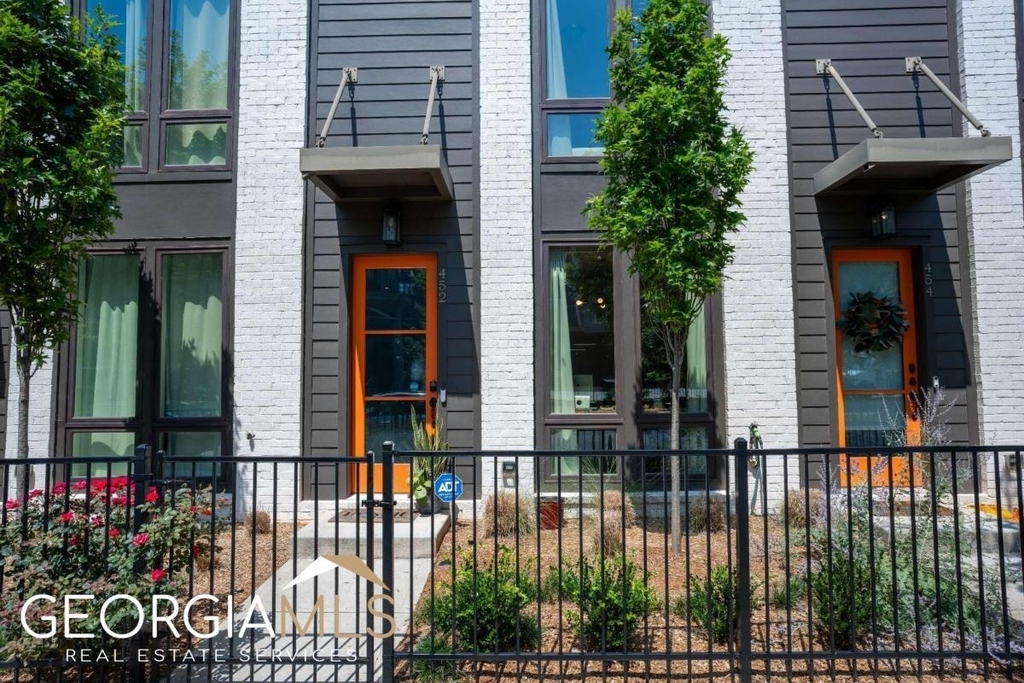 452 Latta Street Ne - Photo 0