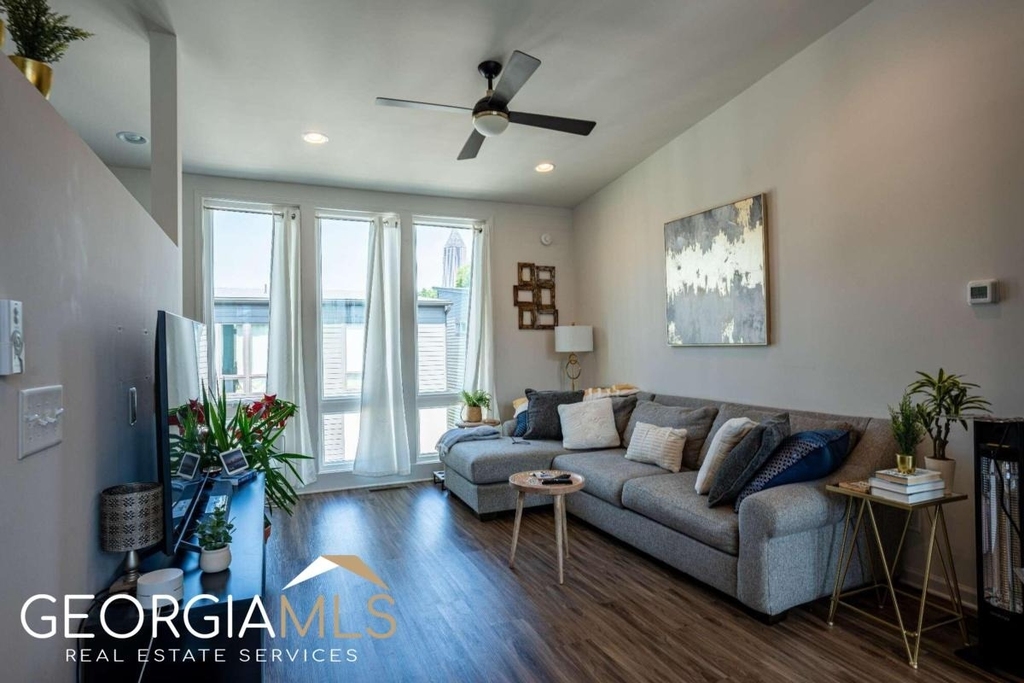 452 Latta Street Ne - Photo 2