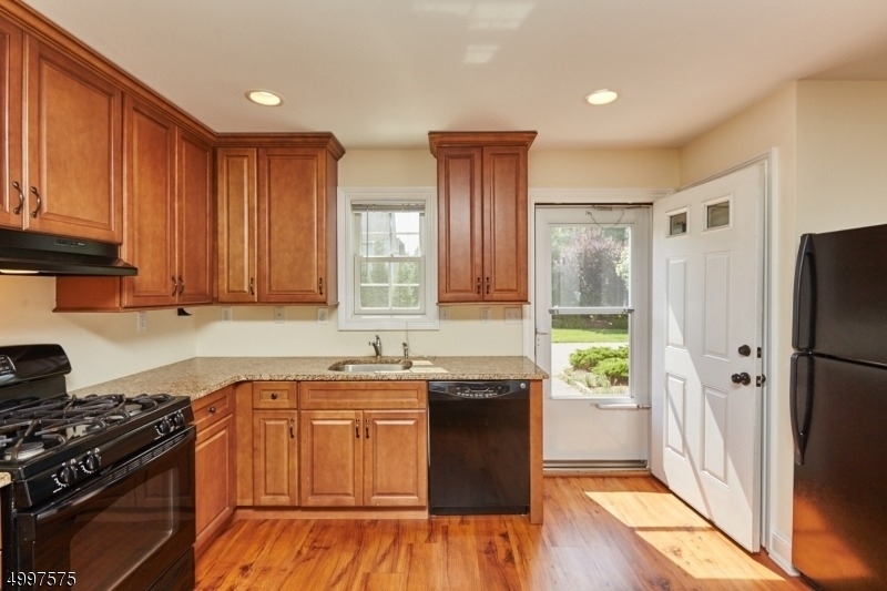 75 Central Ave - Photo 7