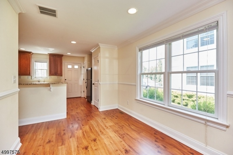 75 Central Ave - Photo 4