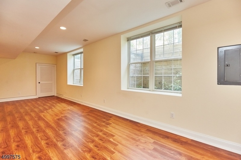 75 Central Ave - Photo 15