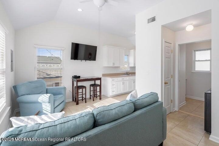 109 W Pompano Way - Photo 2