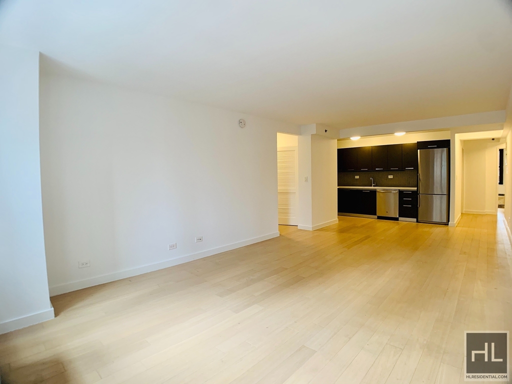 East 39th Street - Photo 2