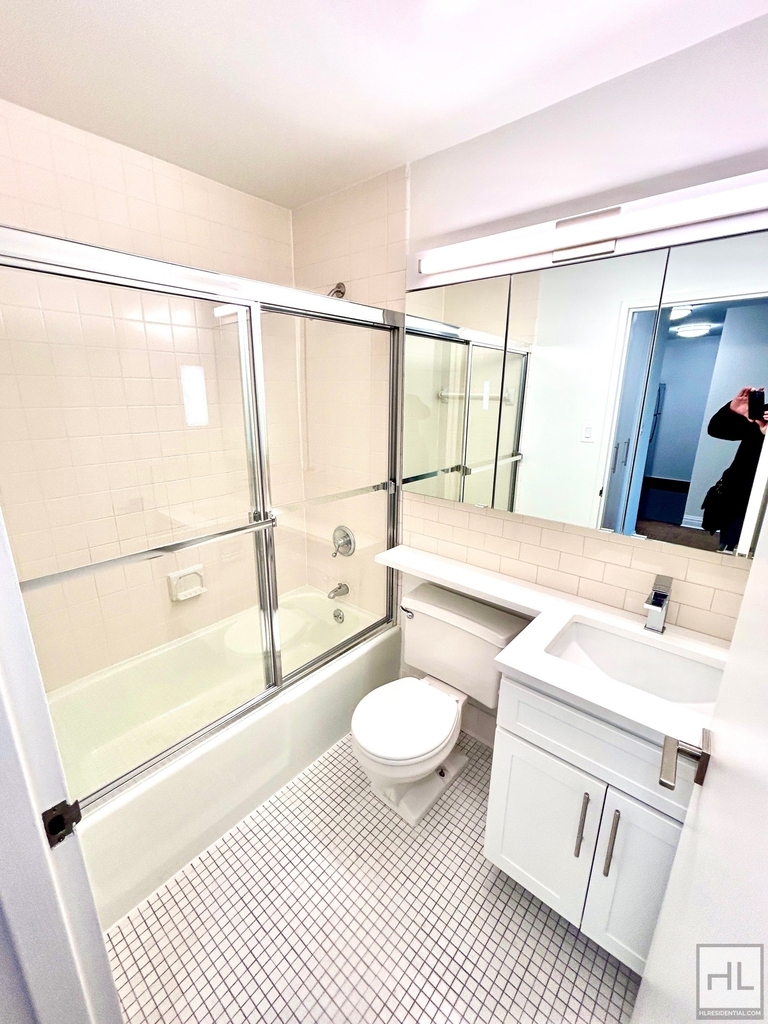 East 71st Street - Photo 3
