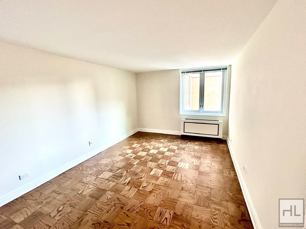 East 71st Street - Photo 0