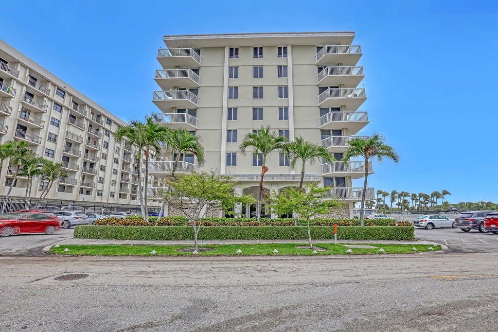 125 S Ocean Avenue - Photo 27
